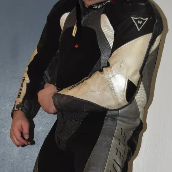 Dainese leather motorcycle suit size US46 - Euro56 - Picture 12 of 16